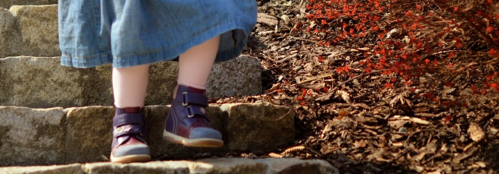 Вибір осіннього взуття для дитини: які вироби потрібні маленьким ніжкам? Світ здоров'я