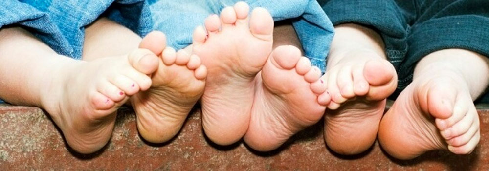 Як зберегти здорові дитячі ніжки?