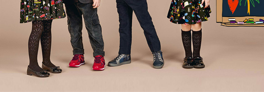 Скільки пар взуття повинна мати дитина?