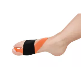 Кінезіо стрічка при вальгусной деформації Qmed Kinesio tape