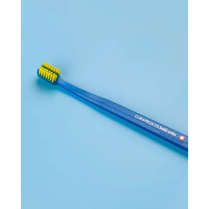 Ортодонтическая зубная щетка Curaprox CS 5460 Ultra Soft ORTHO с углублением, d 0,10 мм, изображение 4