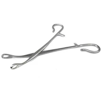 Щипцы для захвата миндалин по Blohmke, изогнутые, оконченные, с зубцами, зубчатые. Длина 20 см