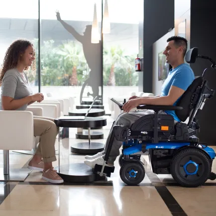 Крісло коляска з електроприводом Invacare AVIVA RX40, зображення 3